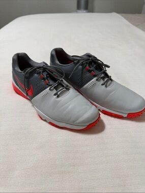 Nike Men’s Gray and Red Athletic Golf Shoes